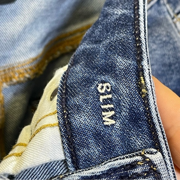 American Eagle Outfitters Jeans. Slim Leg. 32x36. Minor Stain as shown. - Picture 9 of 9